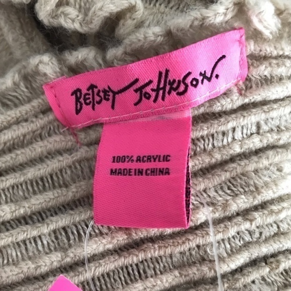 Betsey Johnson Oatmeal Tan Ruffle Ripple Scarf New - Picture 5 of 7